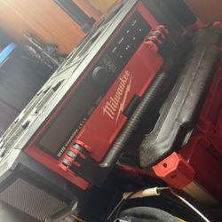 Milwaukee Packout Radio