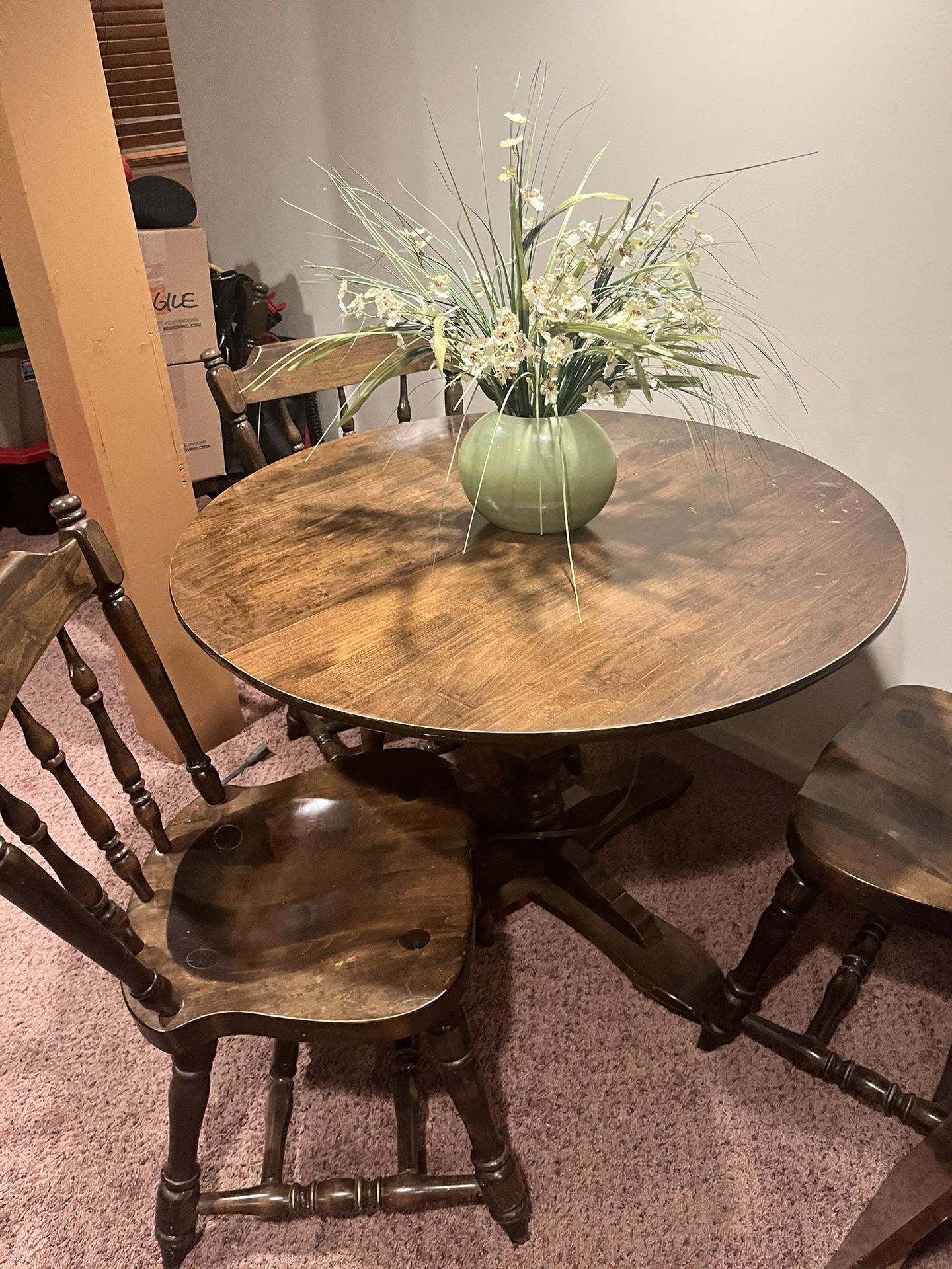 Hard Rock Maple Pedestal Table 4 Chairs