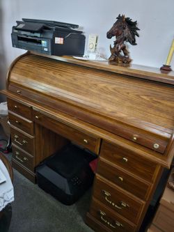 Roll top desk