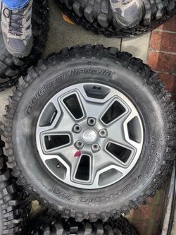 Jeep Rubicon  5 Wheels and Tires