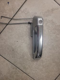 14-18 RAM 1(contact info removed) Front Left Exterior Door Handle 1GH291S2AD
