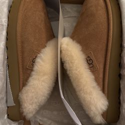UGG- Disquette : Size 9 : light Brown 
