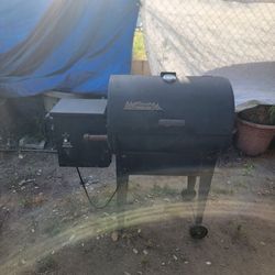 Traeger Wood Pellet Smoke And Grill