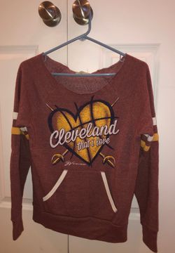 Women’s Cleveland sweatshirt size small