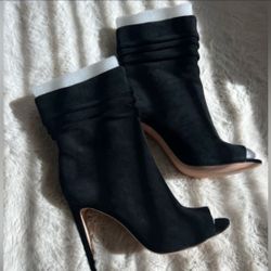 HALSTON HERITAGE Black Suede Sandra Slouchy Open Toe Ankle Booties – Size 7 – Designer