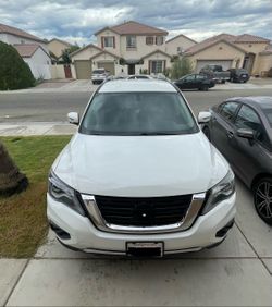 Nissan pathfinder SL 2019