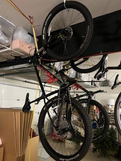Like New Men’s Trek Mountain Bike.