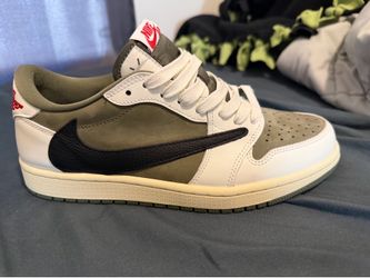Travis Scott olive size 9.5