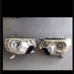 2015 Toyota Tacoma Right/Left Headlight Pre-owned OEM 2013 2014 Headlamp Factory. Condition is Used. These were removed from my 2015 TSS tacoma 4x4