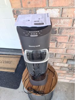 Honeywell Top Fill Cool Moisture Humidifier.