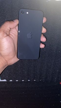 IPHONE SE  (READ DESCRIPTION) 