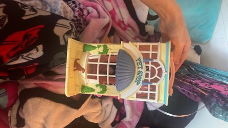 I have bought this 2001 fisher price sweet treats a year ago and it just sits in my shelf i am hoping to get rid of this Toy soon !