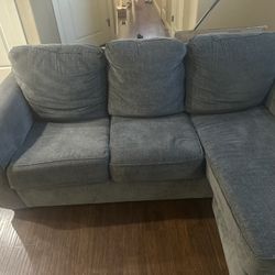 Couch With Reversible Chase 