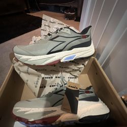 Diadora running shoes (Men’s Size 12) New In Box