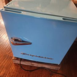 Frigidaire Refrigerator 
