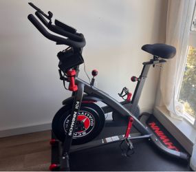 Schwinn IC4 Indoor Cycling Bike – Great Condition + Mat, Seat Pad, Weights & HR Monitor