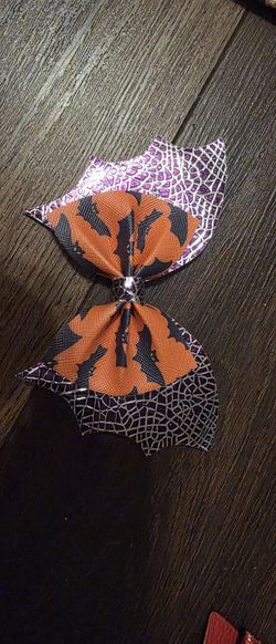 HANDMADE HAIR BOWS 
