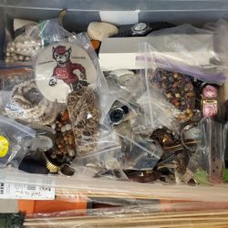 2 family yardSale 6-22 Sat 7 to 11 in Apex. Jewlery, New Clothes, Bed, Collectab