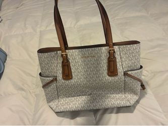 MK Purse