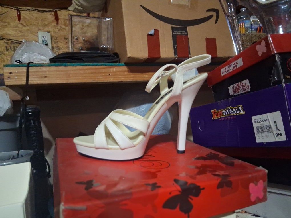 Size 7 Heels Brand New In Box