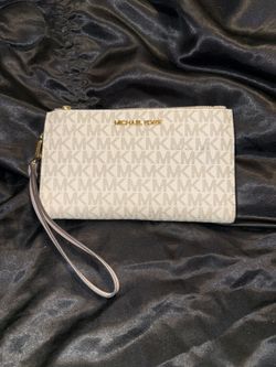 MK wristlet