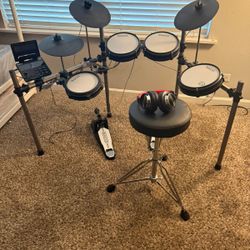 Simmons Titan 20 Electronic Drum Kit With Mesh Pads and Bluetooth