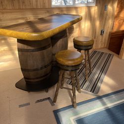 Bar With 2 Stools 