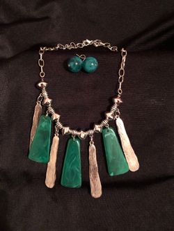 Green necklace set