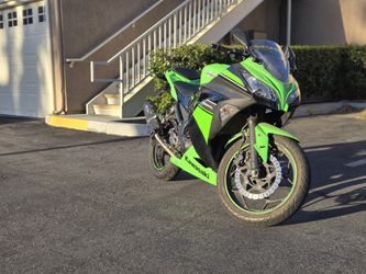 Kawaski Ninja 300