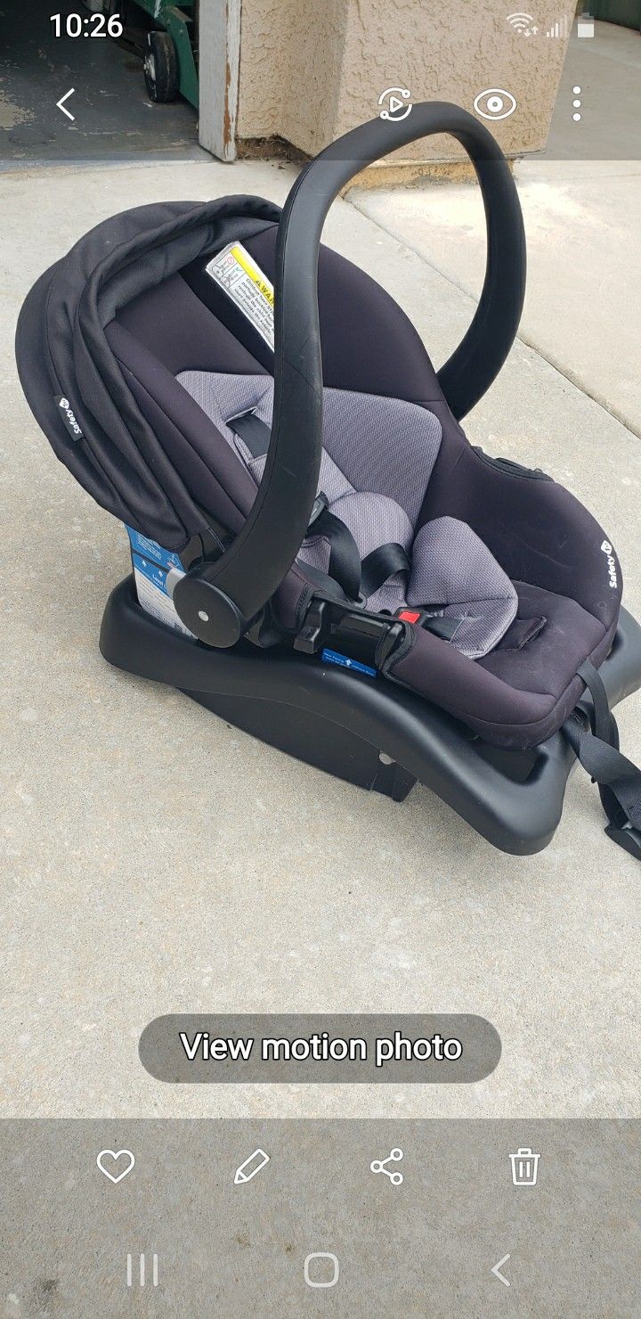 Infant Car Seat And New Condition $35 Firm Pick Up Only Cash Only Northeast Fresno Need Gone ASAP