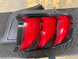 2015-23 Ford Mustang Right Side Taillight Passenger Side  Part # jr3b13b504af