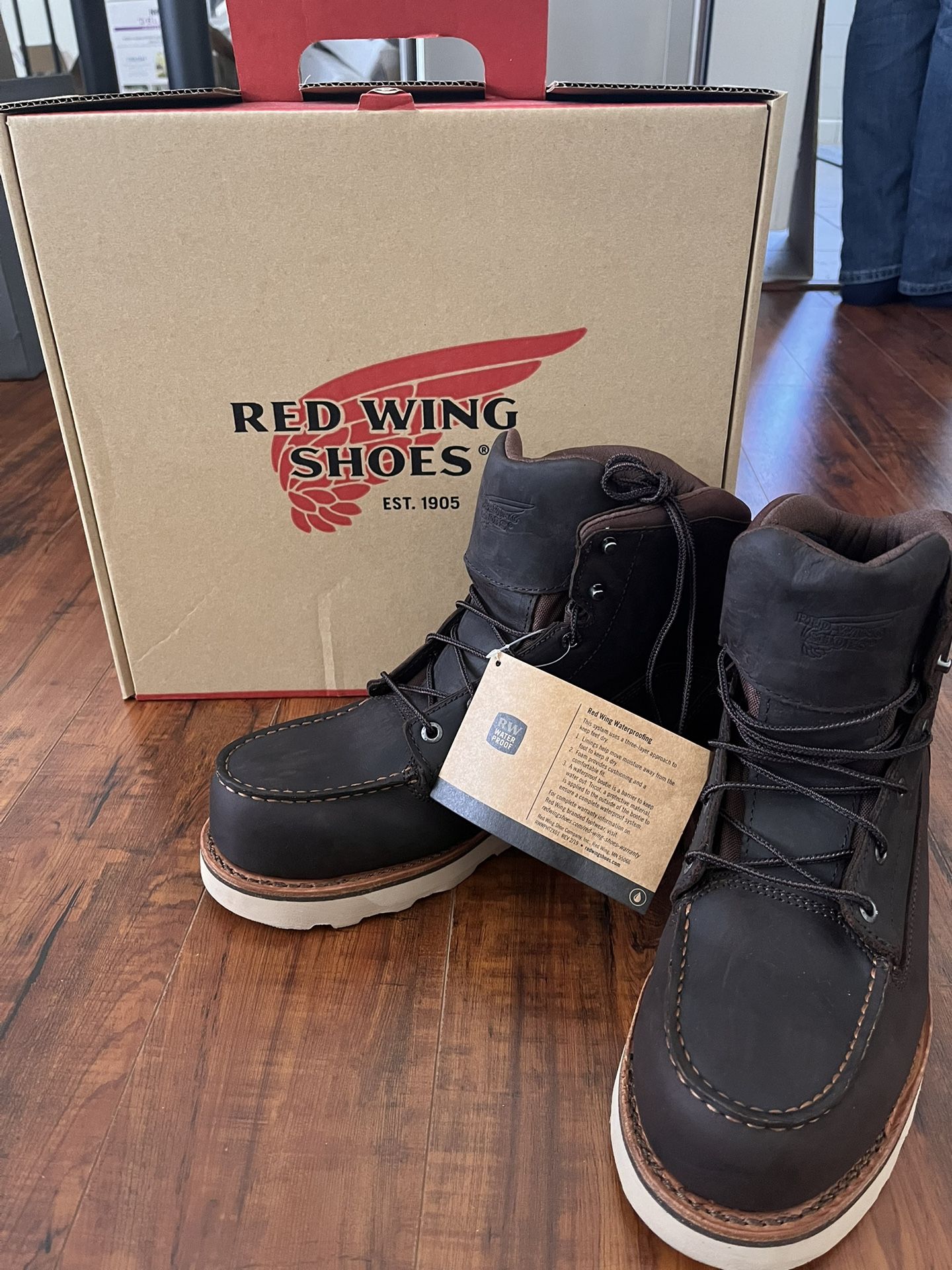 Red Wing Men’s Waterproof Work Boots Size 9.5