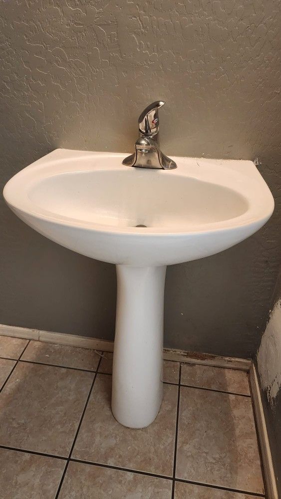 Pedestal Sink