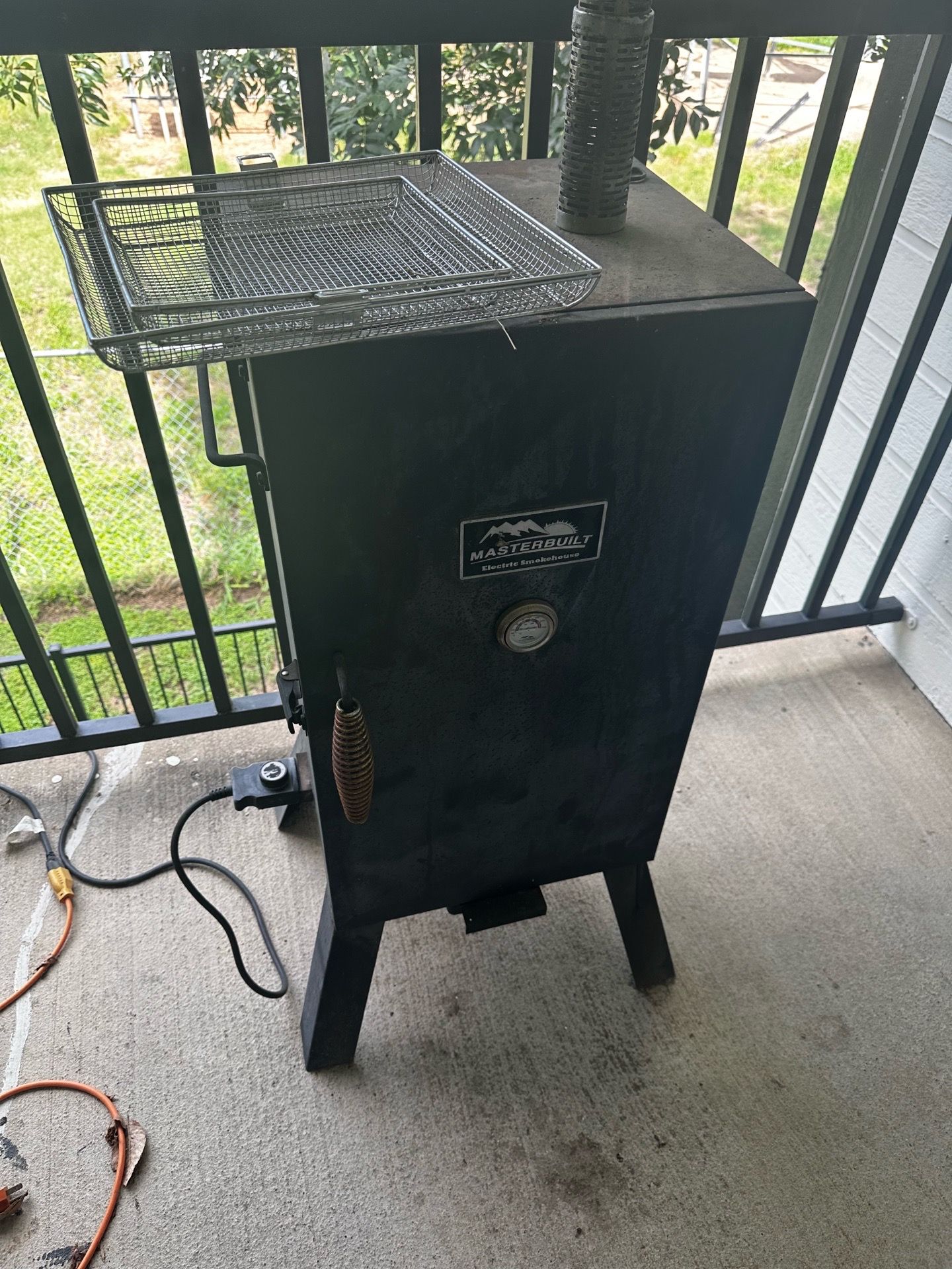 Masterbuilt Electric Smoker