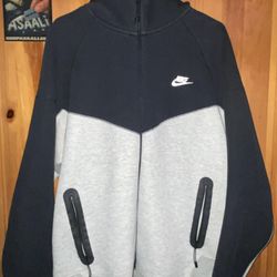 Black n grey Nike tech sweater