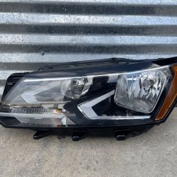 2016-2019 Volkswagen Passat Headlight Oem