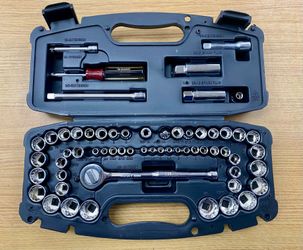 Husky 3/8 Mechanics Tool Set SAE/Metric 60 Pieces