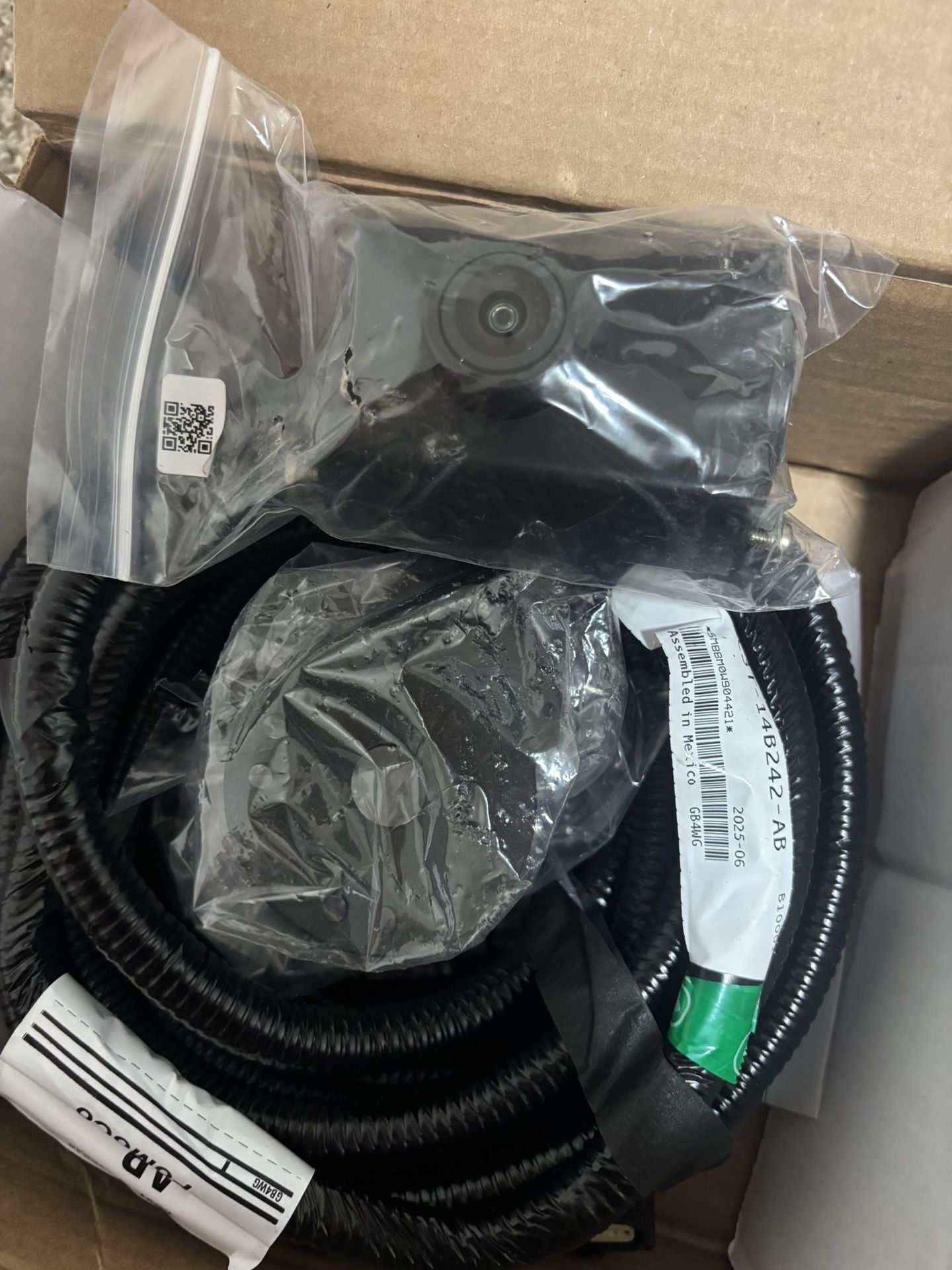 OEM Ford Backup Camera JC3J-19H391-AG – Reverse Camera, Plug & Play, Waterproof