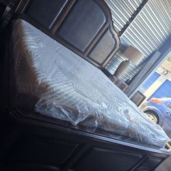 KING BED FRAME MATTRESS 2 NIGHTSTAND  END DRESSER 