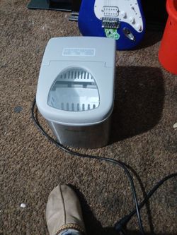 Ice maker