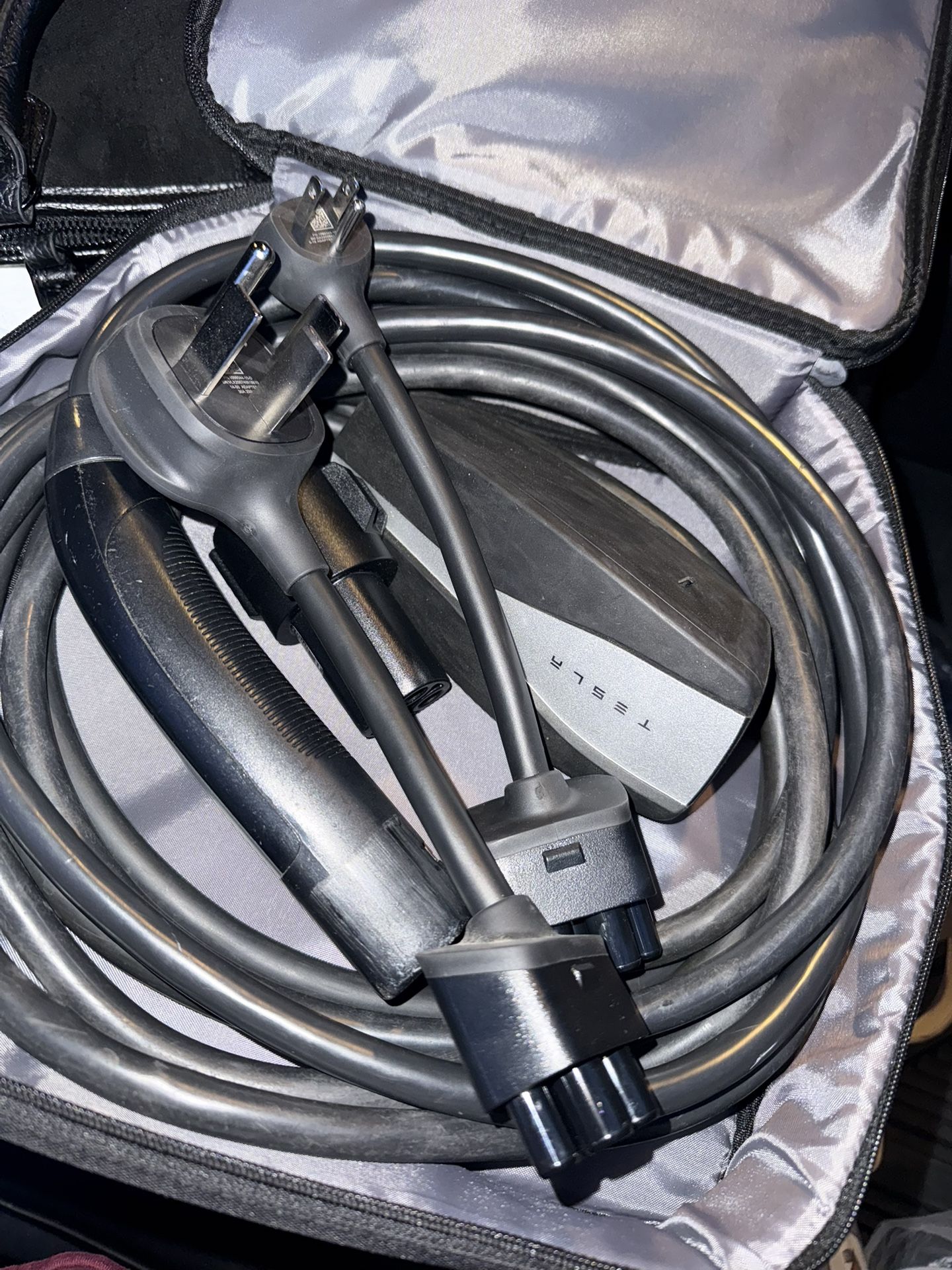 TESLA MOBILE CHARGER 110v & 240v ADAPTERS