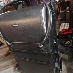 Byootique 2 Part MakeUp Chest