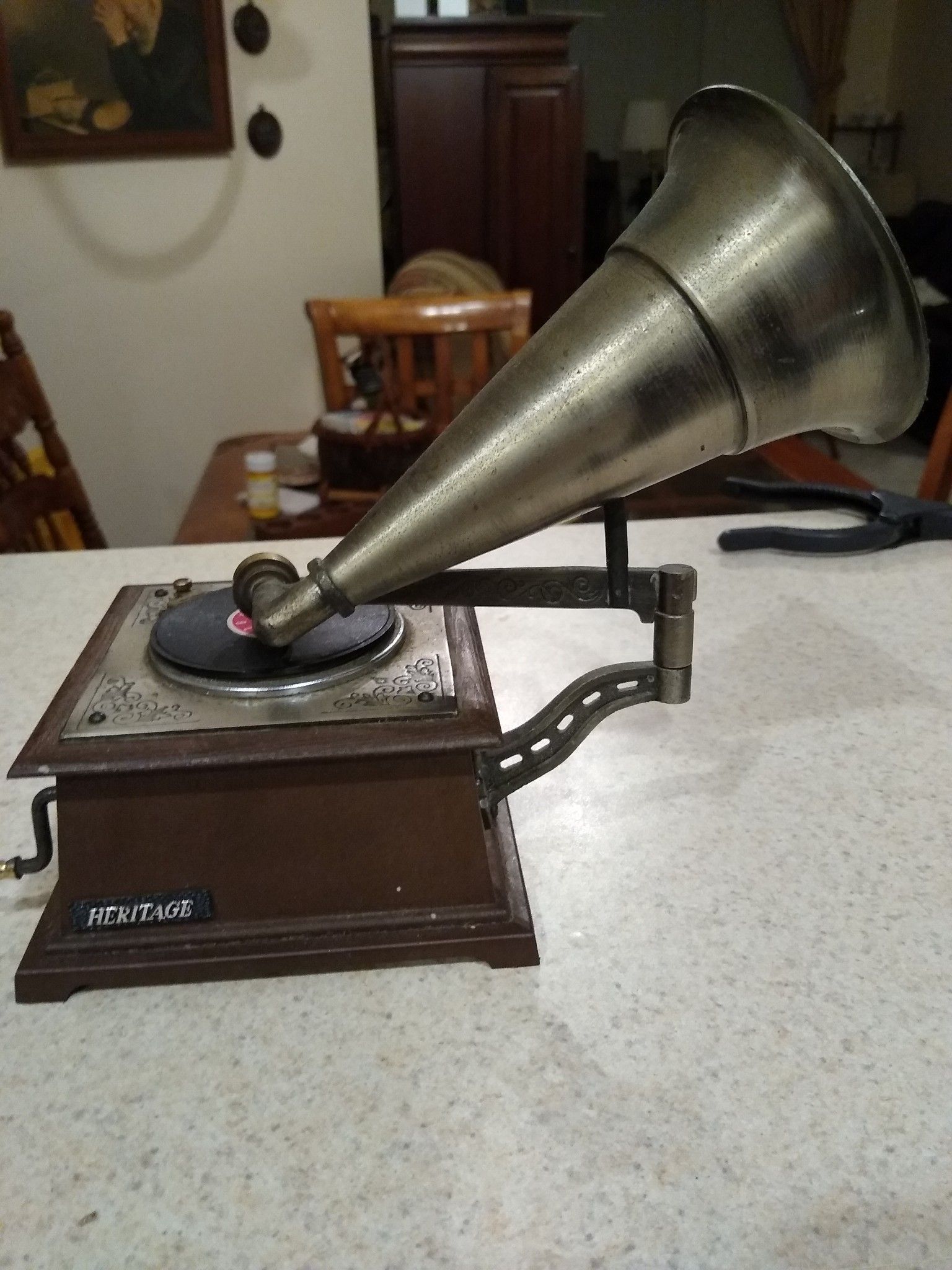 Miniature phonograph