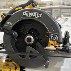 De Walt Circular Saw 