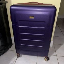 Large hard sided luggage / Suitcase