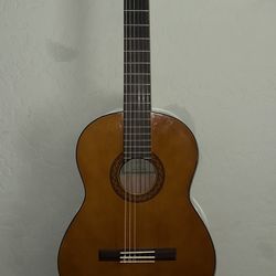 Yamaha C40