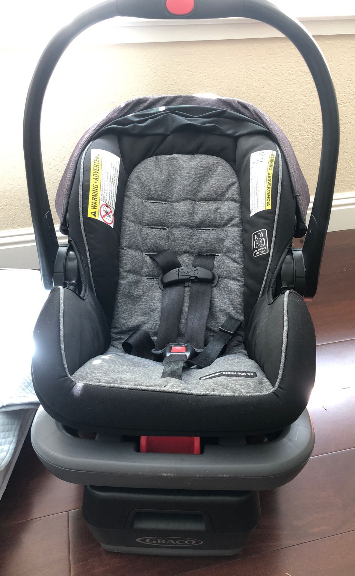 Grace infant car seat with free baby clothes