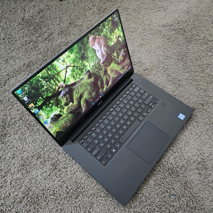 Dell XPS 9560 • i7-7700HQ • 16GB • 512GB • 4K IPS Touchscreen
