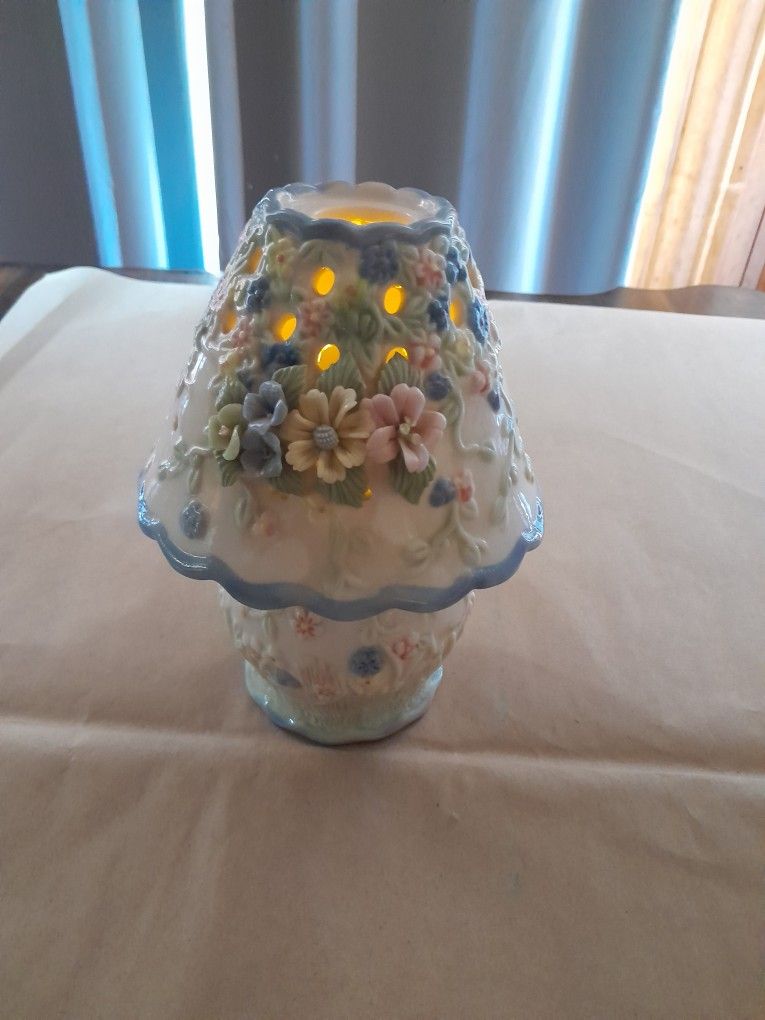 Vintage Tea Light Candle Holder Lamp With Flowers And Cut Out Hearts