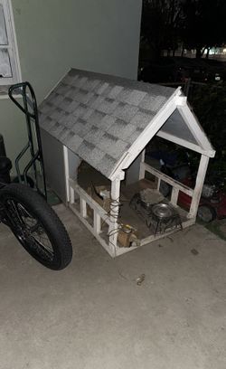 Dog House And Extras